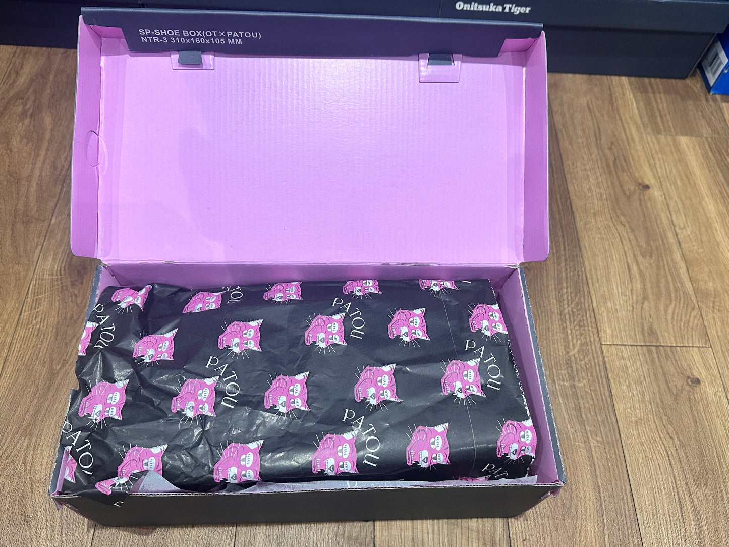 Onitsuka Tiger x Patou Collab - Mexico 66 • Size 5.5 • White with Black Stripes