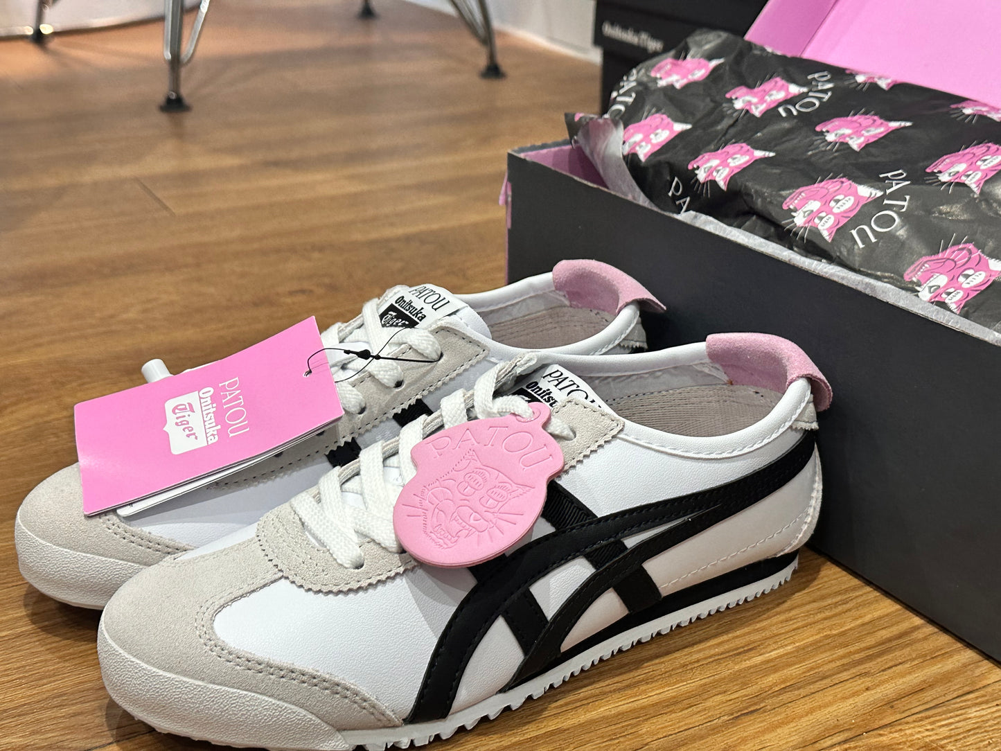 Onitsuka Tiger x Patou Collab - Mexico 66 • Size 5.5 • White with Black Stripes