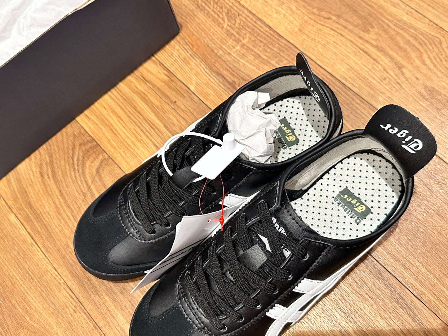 *PRE-ORDER* Onitsuka Tiger Mexico 66 • Size 5.5 • Black with White Stripes